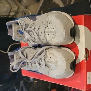 Nike Huaraches Silver and Blue 10.5